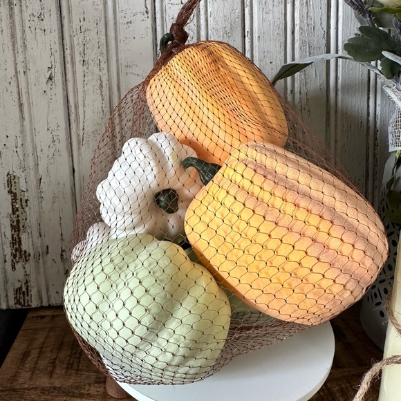 Pastel Pumpkins - 2” - Multi Pack - Picture 3 of 4